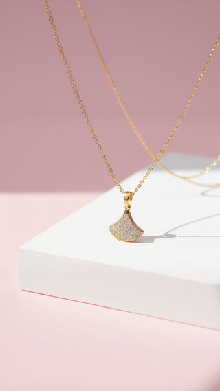 Shell Crystal Pendant Necklace