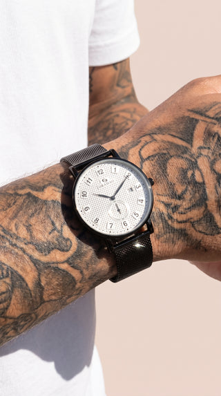 Men's Stainless Steel Mesh Strap Quartz Watch – Minimalist Business Wristwatch