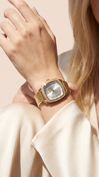 Crystal Square Dial Bracelet Watch – Women's Stainless Steel Wristwatch