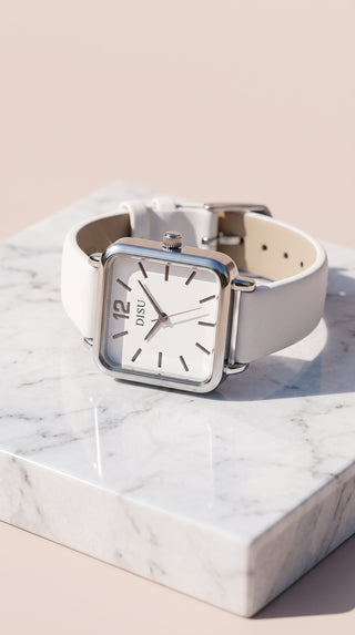 Classic Square Dial Quartz Watch – Silicone-Style Strap