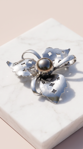 Holly Leaves With Pearl Ribbon Brooch Pin