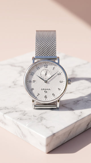 Mesh Strap Quartz Watch With Magnetic Closure