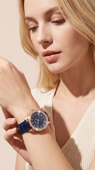 Crystal Bezel Women's Quartz Watch – Crocodile Pattern Strap